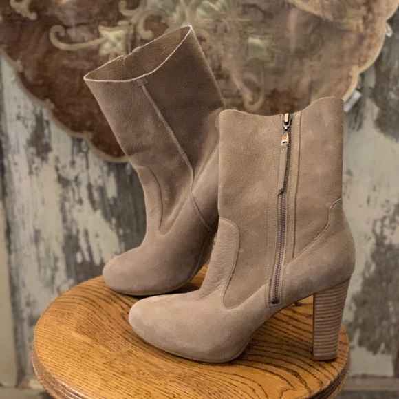 UGG Australia Athena Platform Bootie in Caramel - Picture 3 of 14